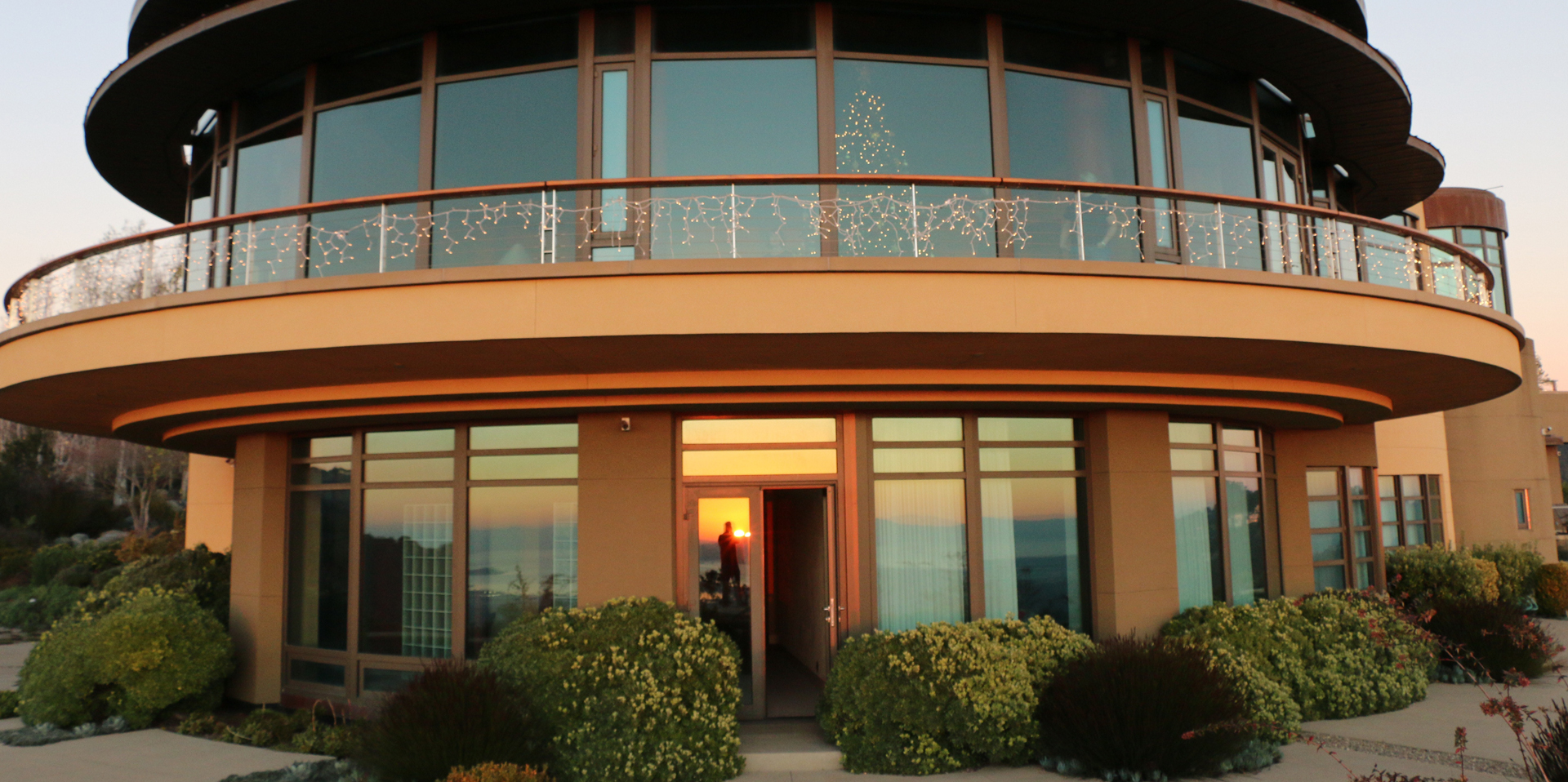 The old hotel building ?