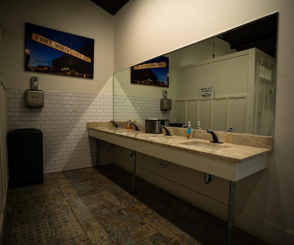 YR-BATHROOM-2-960x800